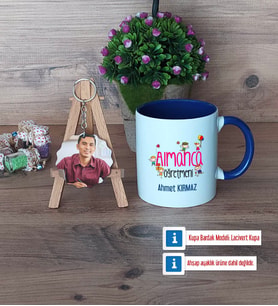 Almanca Öğretmeni Kupa Bardak Beyaz ve Fotoğraflı Ahşap Anahtarlık Hediye (Model 3)
