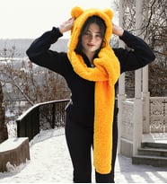 Kışın Rahatlığını Yakalayın: Kapşonlu Welsoft Peluş Bere - Atkılı - Polar Boyunluk Şalı (Sarı)