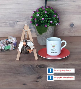 Pilot Türk Kahvesi Fincanı Ahşap Altlıklı ve Fotoğraflı Ahşap Anahtarlık Hediye (Model 8)