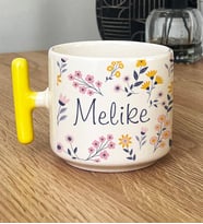 Kişiye Özel İsim Yazılı Hediye T Kupa Bardak Çiçek Desenli -9- (Sarı)