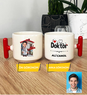 Kişiye Özel Karikatürlü Doktor Hediye T Kupa Bardak Doktora Tıp Bayramı Hediyesi (Kırmızı)
