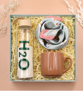 Bambu Kapaklı 600ml Cam Matara & Papatya Desenli Fular & Kupa Hediye Seti (Kahverengi)