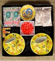 El Yapımı Çini Fincan & Çini Kase & Epoksi Harf Anahtarlık & Lotus Mum  & Kahve & Mendil & Hediye Seti (Sarı)
