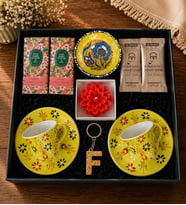 El Yapımı Çini Fincan & Çini Kase & Epoksi Harf Anahtarlık & Lotus Mum  & Kahve & Mendil & Hediye Seti (Sarı)