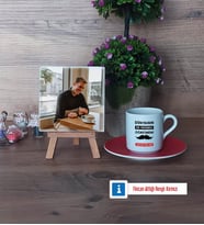 Erkek Öğretmene Hediye Fotoğraflı Dekoratif Taş, Ahşap Altlıklı Türk Kahvesi Fincanı Hediye (Model 3)
