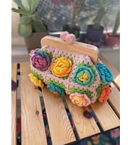 Örgü Ahşap Burslu Gül Motifli Çanta (Pembe)