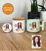 Kişiye Özel Karikatürlü Doğum Günü Hediyesi Hediye Seti Pastel T Kupa, Kalemlik, Anahtarlık Kadın Sevgiliye Ablaya Anneye Hediye (Yeşil)
