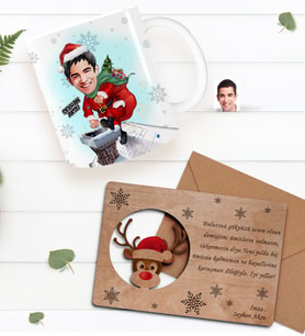 BK Gift Kişiye Özel Mutlu Yıllar Karikatürlü Kupa Bardak ve Retro Ahşap Yılbaşı Tebrik Kartı Hediye Seti-3 (Beyaz)