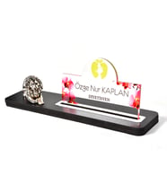 Yatan Aslan Figürlü Altın Ofis Masası İsimliği Dekoru 3D Kişiselleştirilmiş 34 Farklı Tasarım (Haki)