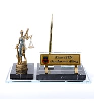 THEMİS ADALET HEYKELLİ VİP EFES SET ÖZEL MASA İSİMLİK OFİS MASA İSİMLİĞİ HEDİYELİK (Altın)