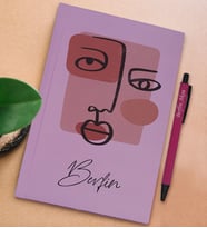 BK Gift Kişiye Özel İsimli Lila Sert Kapaklı Defter ve Tükenmez Kalem Seti, Arkadaşa Hediye, Yeni İş Hediyesi, Doğum Günü Hediyesi (Model 1)