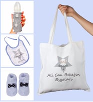 eJOYA Bebeklere Özel Çantasında Kişiye Özel Biberon Önlük Ve Patik Bebek Hediye Seti 109815 (Mavi)