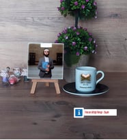 Kuran Kursu Hocası Fotoğraflı Dekoratif Taş, Ahşap Altlıklı Türk Kahvesi Fincanı Hediye (Model 7)