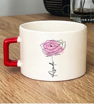 Kişiye Özel Gül ve İsim Yazılı Hediye Lüks Fincan Çiçek Desenli (Kırmızı)