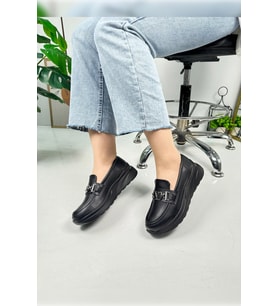 Günlük Kadın Loafer V Tokalı Kalın Topuk Tabanlı Oval Burunlu  Ayakkabı 7697 (Siyah)
