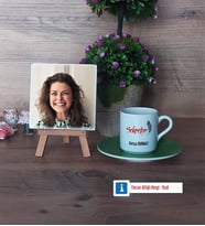 Sekretere Hediye Fotoğraflı Dekoratif Taş, Ahşap Altlıklı Türk Kahvesi Fincanı Hediye (Model 9)