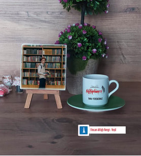 Kütüphaneci Fotoğraflı Dekoratif Taş, Ahşap Altlıklı Türk Kahvesi Fincanı Hediye (Model 9)