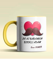 Kişiye Özel İyiki Babamsın Bıyıklı Adam Tema Siyah Kupa Bardak (Sarı)