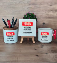  Hukuk Okuduğumu Söylemiş Miydim  Hediye Sepeti Kupa Bardak T Kulplu, Kalemlik ve Dekoratif Taş Hukuk Öğrencisine Hediye (Model 1)