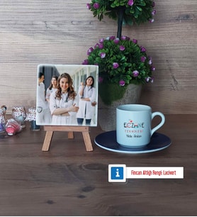Eczane Teknikeri Fotoğraflı Dekoratif Taş, Ahşap Altlıklı Türk Kahvesi Fincanı Hediye (Model 4)