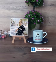Arapça Öğretmeni Fotoğraflı Dekoratif Taş, Ahşap Altlıklı Türk Kahvesi Fincanı Hediye Öğretmenler Günü Hediyesi (Model 4)