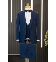 Slimfit Armürlü Kırlangıç Çıkmalı Yaka Yelekli Papyonlu Smokin Takım Elbise (Saks)