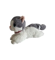 Sesli Yatan Miyavlayan 25 cm Peluş Kedi Oyuncak (Gri)