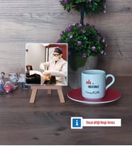 Diş Hekimi Fotoğraflı Dekoratif Taş, Ahşap Altlıklı Türk Kahvesi Fincanı HediyeDiş Hekimine Diş Hekimleri Günü Hediyesi (Model 3)
