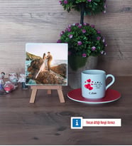 Sevgililer Günü Hediyesi Fotoğraflı Dekoratif Taş, Ahşap Altlıklı Türk Kahvesi Fincanı Hediye (Model 3)