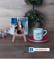 Fizik Öğretmeni Fotoğraflı Dekoratif Taş, Ahşap Altlıklı Türk Kahvesi Fincanı Hediye Öğretmenler Günü Hediyesi (Model 3)