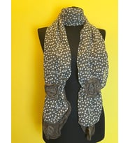 ÇİÇEKLİ KABARTMA GÜLLÜ TASARIM KADIN FULAR ŞAL 165X25 CM (Kahverengi)