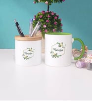 Çiçekli İsme Özel Kupa Bardak ve Kalemlik Hediye Seti (Model 7)