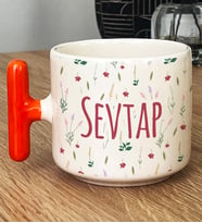 Kişiye Özel İsim Yazılı Hediye T Kupa Bardak Çiçek Desenli -6- (Turuncu)