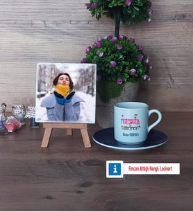 Matematik Öğretmeni Fotoğraflı Dekoratif Taş, Ahşap Altlıklı Türk Kahvesi Fincanı Hediye (Model 4)