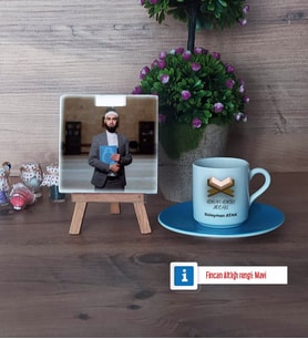 Kuran Kursu Hocası Fotoğraflı Dekoratif Taş, Ahşap Altlıklı Türk Kahvesi Fincanı Hediye (Model 5)