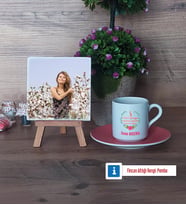 8 Mart Dünya Kadınlar Günü Hediyesi Fotoğraflı Dekoratif Taş, Ahşap Altlıklı Türk Kahvesi Fincanı Hediye (Model 6)