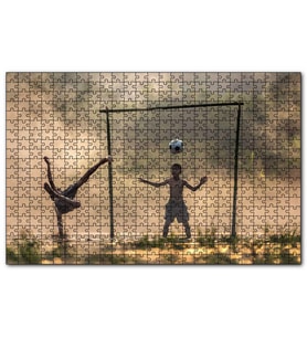 Cakapuzzle Asyalı Çocuklar Futbol Oynuyor  Puzzle Yapboz MDF (Ahşap) (1000 Parça)