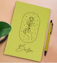 BK Gift Kişiye Özel İsimli Sarı Sert Kapaklı Defter ve Tükenmez Kalem Seti, Arkadaşa Hediye, Yeni İş Hediyesi, Doğum Günü Hediyesi (Model 6)