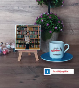Kütüphaneci Fotoğraflı Dekoratif Taş, Ahşap Altlıklı Türk Kahvesi Fincanı Hediye (Model 5)