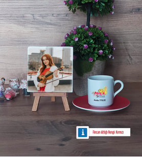 Müzik Öğretmeni Fotoğraflı Dekoratif Taş, Ahşap Altlıklı Türk Kahvesi Fincanı Hediye Öğretmenler Günü Hediyesi (Model 3)