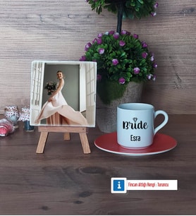 Bride Fotoğraflı Dekoratif Taş, Ahşap Altlıklı Türk Kahvesi Fincanı Hediye (Model 8)