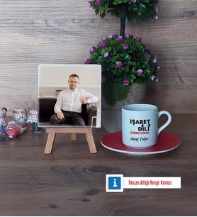 İşaret Dili Öğretmeni Fotoğraflı Dekoratif Taş, Ahşap Altlıklı Türk Kahvesi Fincanı Hediye (Model 3)