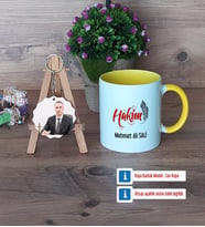 Hakim Kupa Bardak Beyaz ve Fotoğraflı Ahşap Anahtarlık Hediye (Model 7)