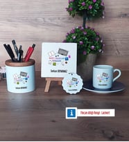 Web Tasarım Uzmanı Hediye Seti Dekoratif Taş, Kalemlik, Ahşap Altlıklı Türk Kahvesi Fincanı, Ahşap Anahtarlık Hediye (Model 4)