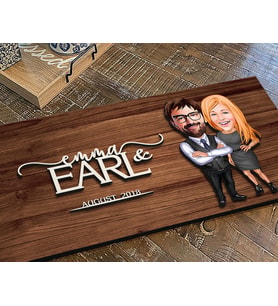 BK Gift Kişiye Özel Sevgililer Karikatürlü Kabartma Figürlü Ahşap Tablo, Duvar Dekoru, Arkadaşa Hediye, Özel Tasarım Ev Hediyesi-100 (Ceviz)