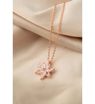 Elika Silver Kadın 14K Lotus Model Model Kolye (Beyaz)