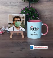Doktor Fotoğraflı Dekoratif Taş, Kupa Bardak Beyaz Hediye Tıp Bayramı Hediyesi Doktora Hediye (Model 6)