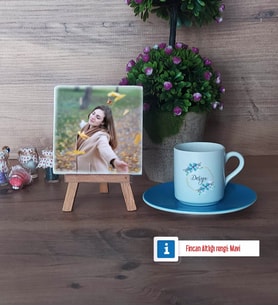 İsme Özel Doğum Günü Hediyesi Fotoğraflı Dekoratif Taş, Ahşap Altlıklı Türk Kahvesi Fincanı Hediye (Model 5)