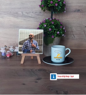 Antrenör Fotoğraflı Dekoratif Taş, Ahşap Altlıklı Türk Kahvesi Fincanı Hediye (Model 7)