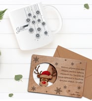 BK Gift Kişiye Özel Mutlu Yıllar Kupa Bardak ve Retro Ahşap Yılbaşı Tebrik Kartı Hediye Seti-4 (Beyaz)
